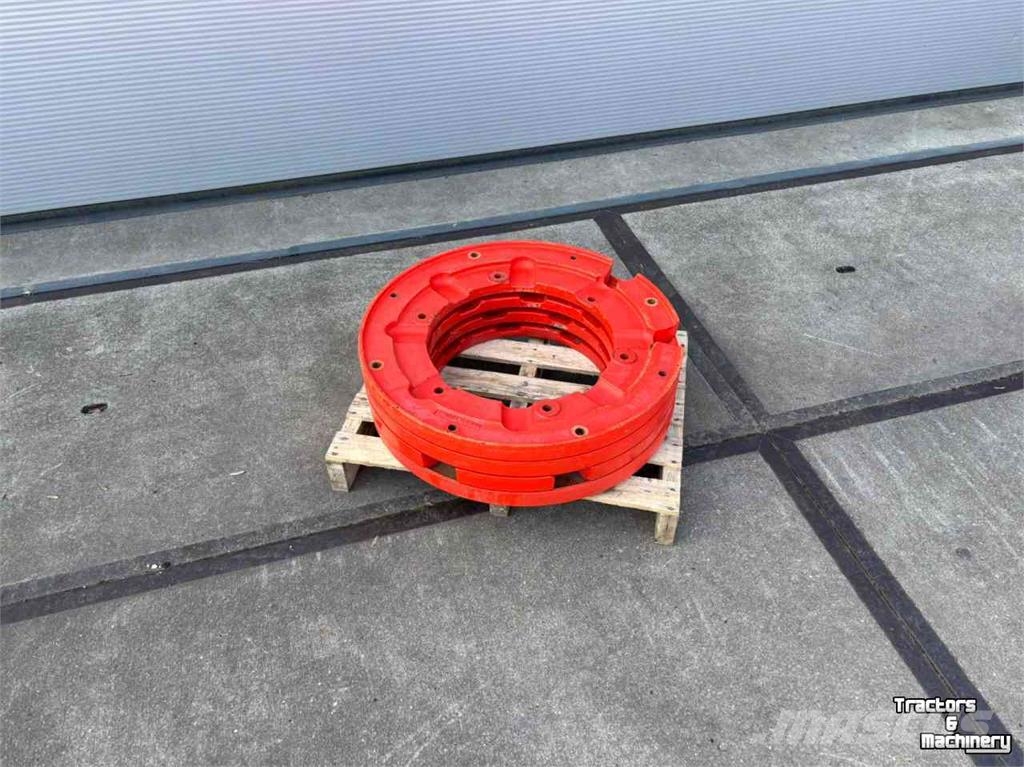 Kubota 4 Stuks wielgewicht a 50 kg الأوزان الأمامية