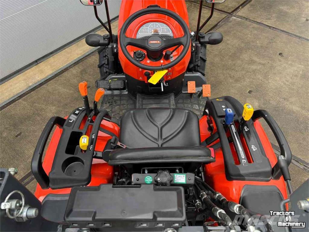 Kubota EK261 HST Compact traktor جرارات مدمجة