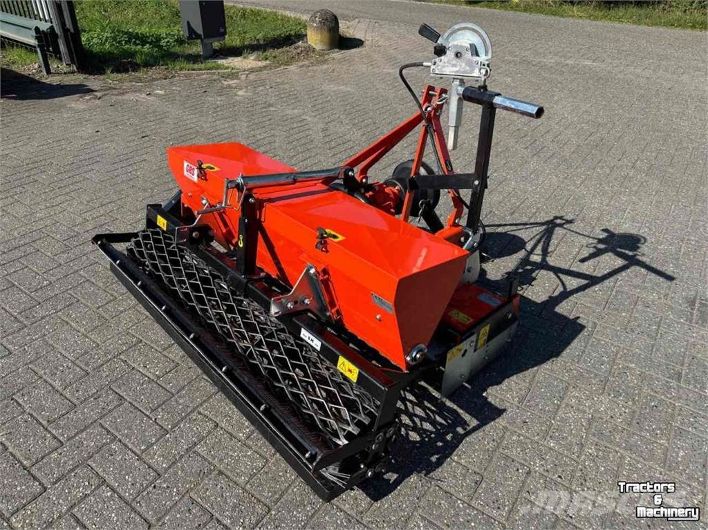 Kubota - R2 rotorkopeg- zaaimachine MTZ135 zaaicombi Vetőgépek