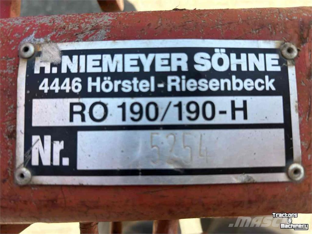 Niemeyer RO 190 جز العشب خلف الكهف