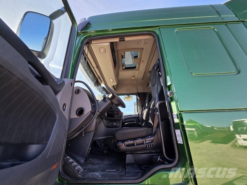 DAF XF 530 Tipper trucks