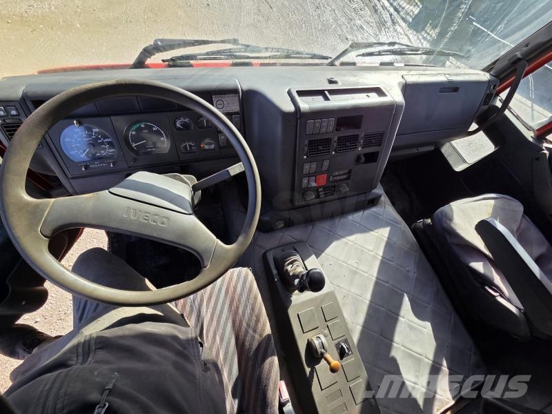 Iveco 240E/TN Chassis met cabine