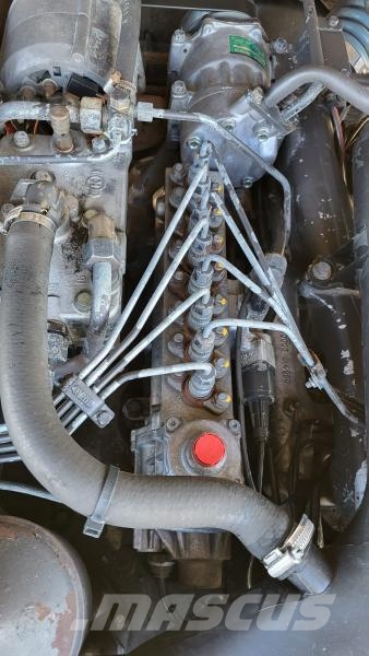 Scania 144L 460 وحدات الجر