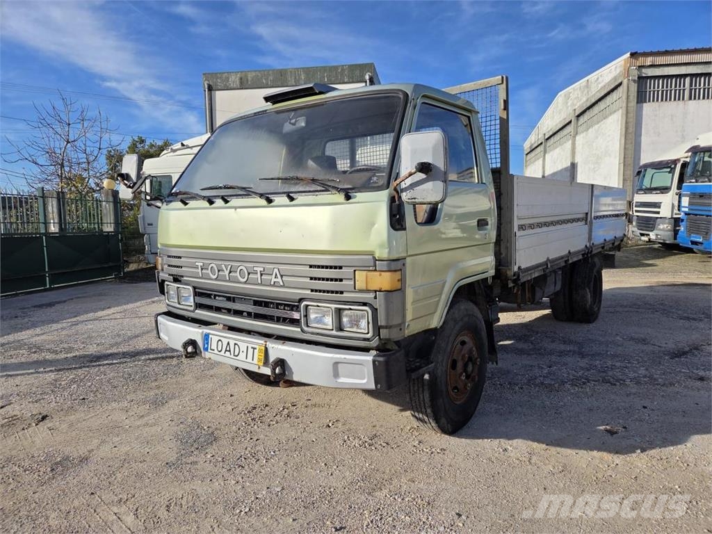 Toyota BU96L Kapali kasa kamyonlar