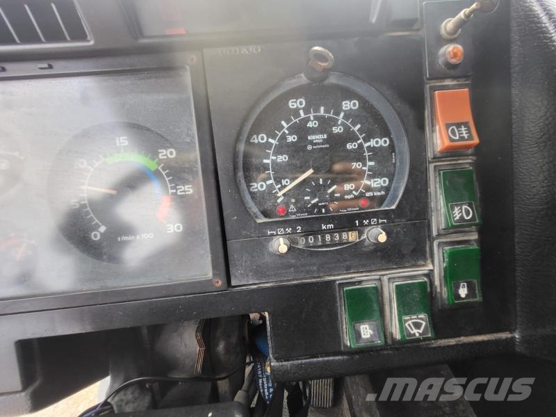Volvo F10 Camiões basculantes