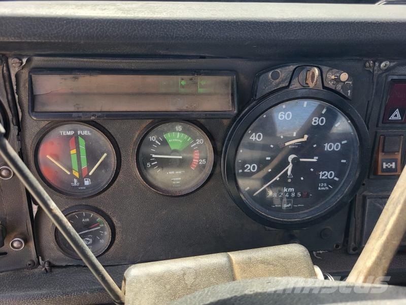 Volvo N12 Camiones de cama baja