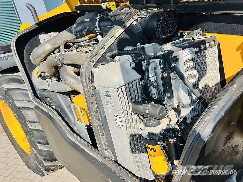 JCB 541-70 AGRI SUPER مناولات متداخلة