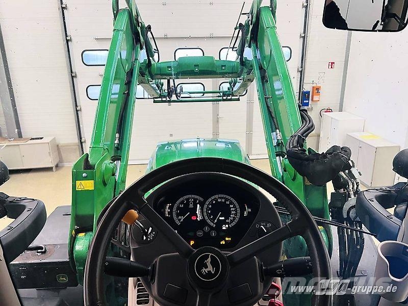 John Deere 6130R Traktorji