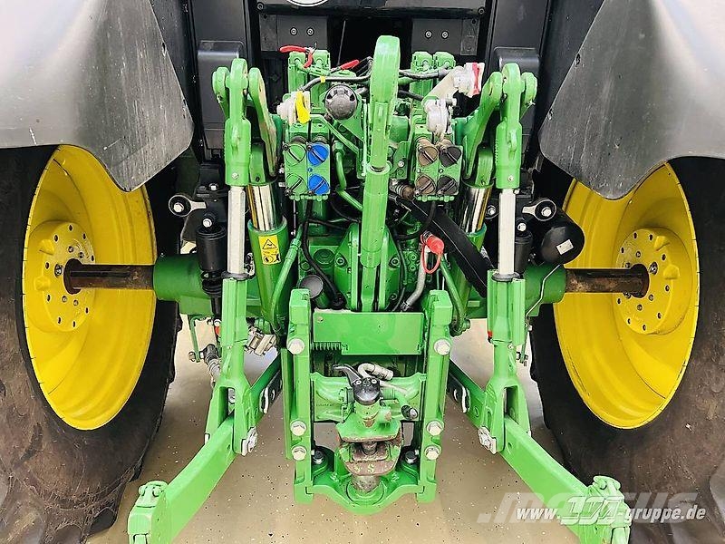 John Deere 6145M Tractoren