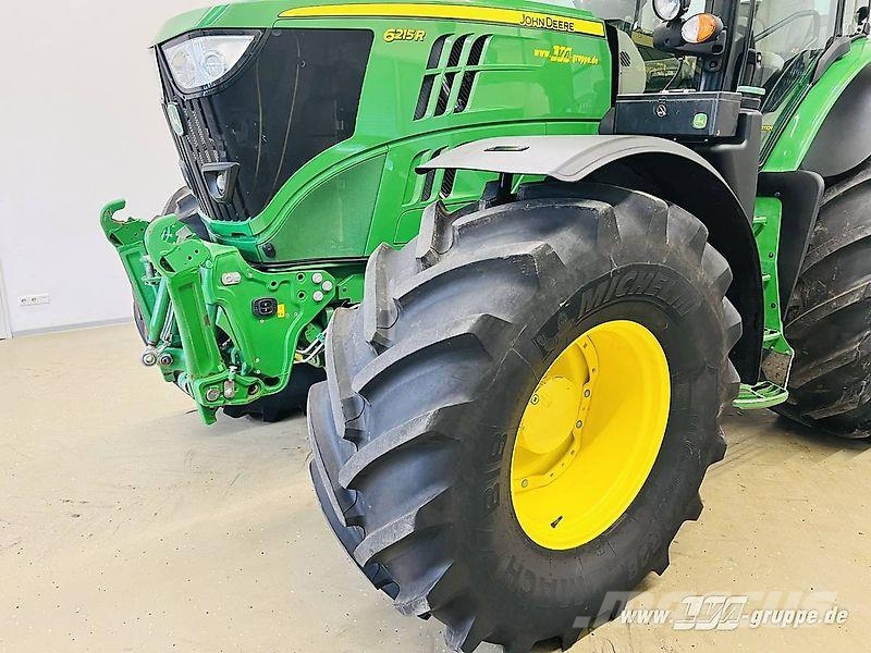 John Deere 6215R 曳引機