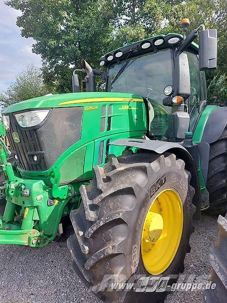 John Deere 6250R ULTIMATE CommandPro Traktorji