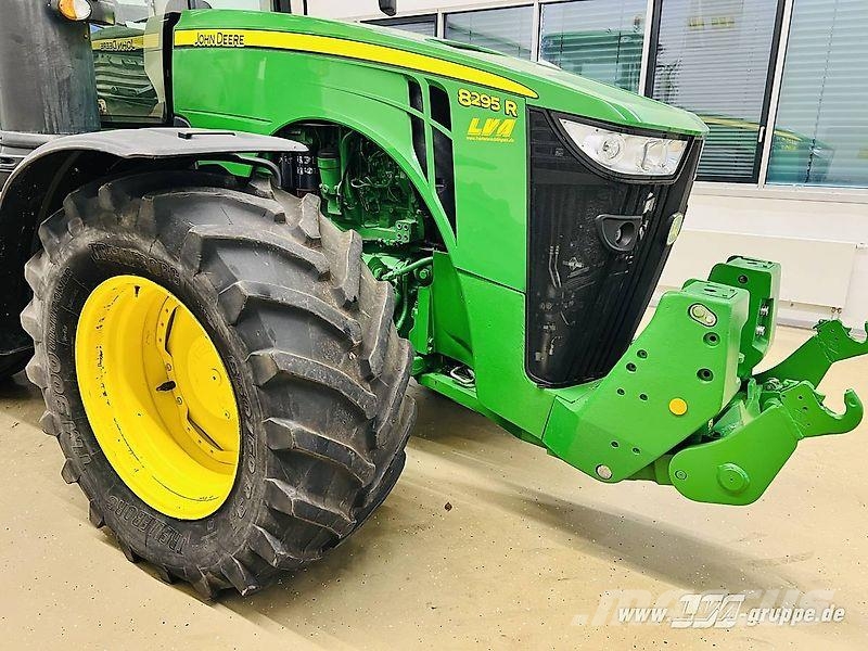 John Deere 8295R Tractoren