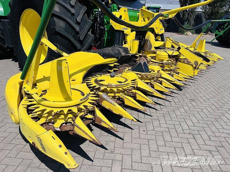 John Deere 8300 Otros