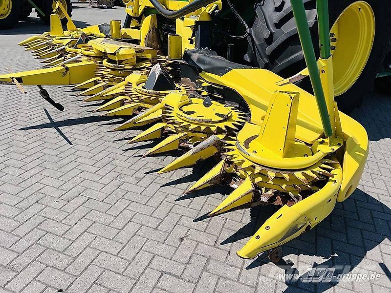 John Deere 8300 Otros