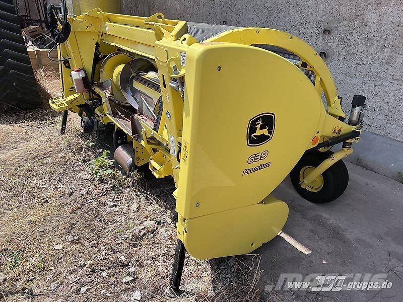 John Deere 8300 Otros