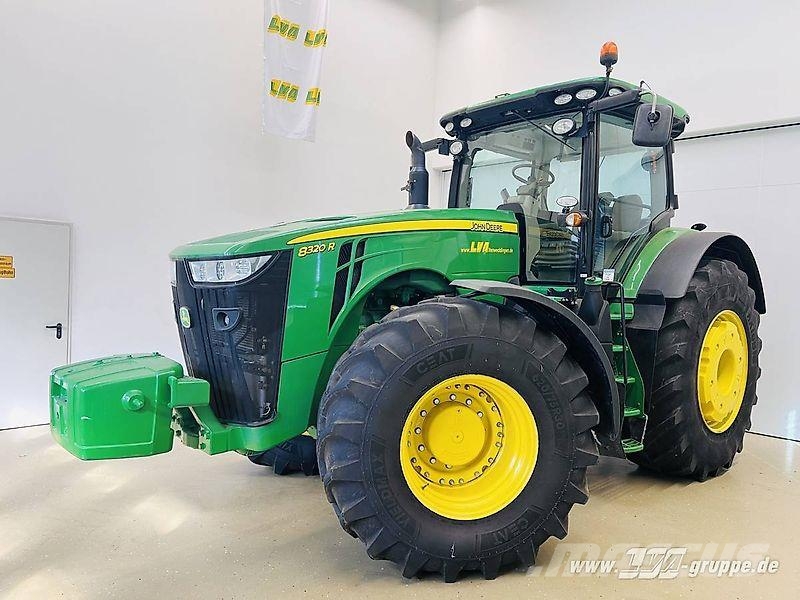 John Deere 8320R E23-PowerShift Traktory