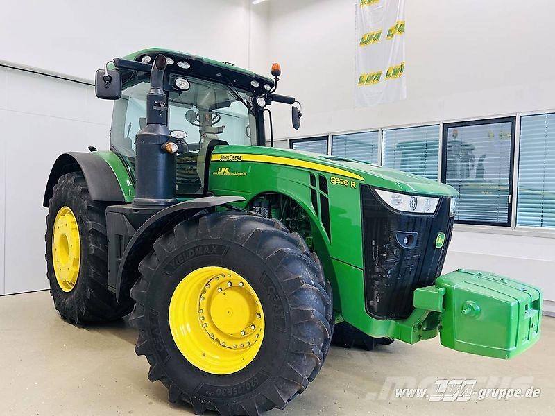John Deere 8320R E23-PowerShift Traktory
