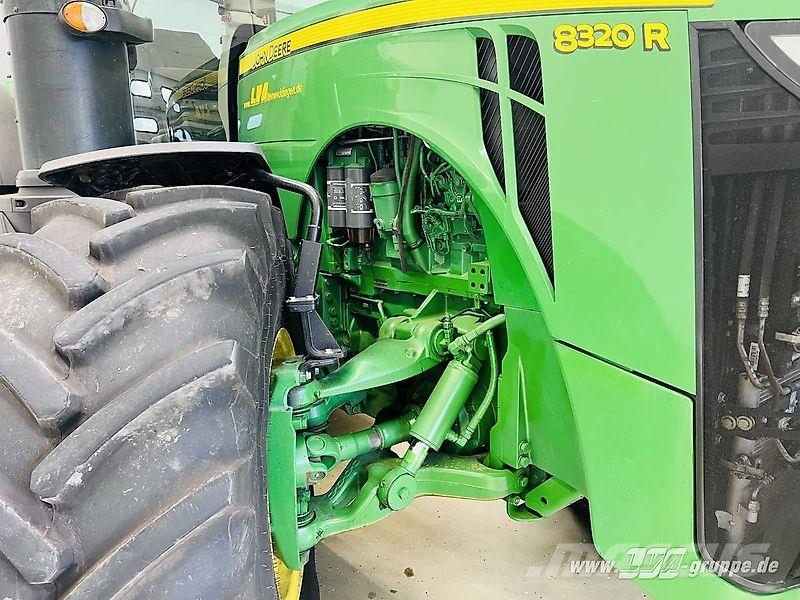 John Deere 8320R E23-PowerShift Traktory