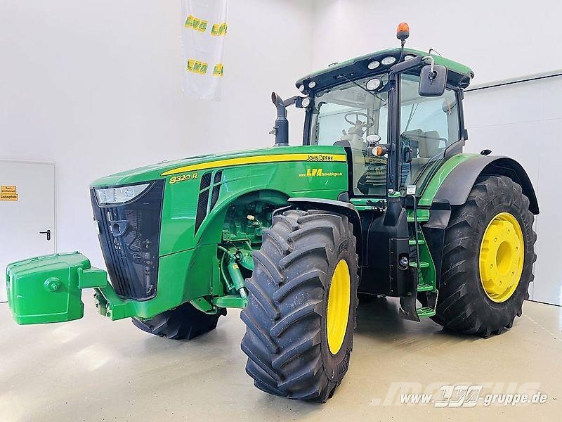 John Deere 8320R E23-PowerShift Traktory