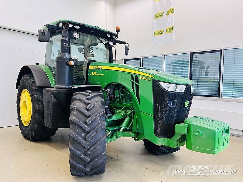 John Deere 8320R E23-PowerShift Traktory