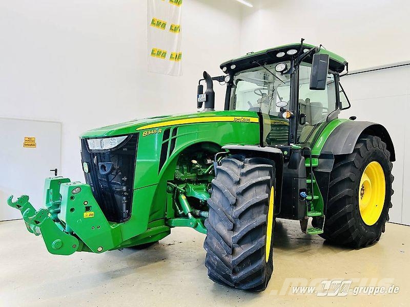 John Deere 8345R FRONT PTO Tractoren