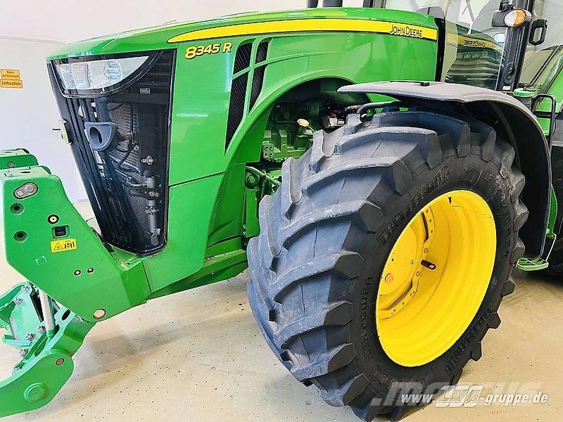 John Deere 8345R FRONT PTO Tractoren