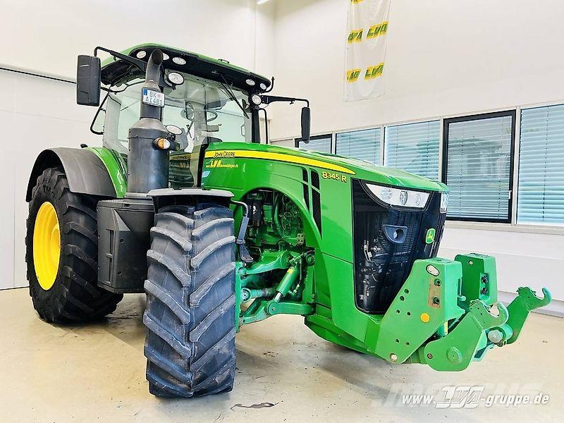 John Deere 8345R FRONT PTO Tractoren