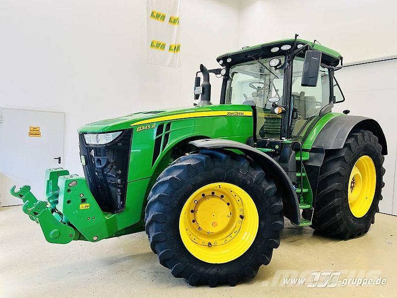 John Deere 8345R FRONT PTO Tractoren