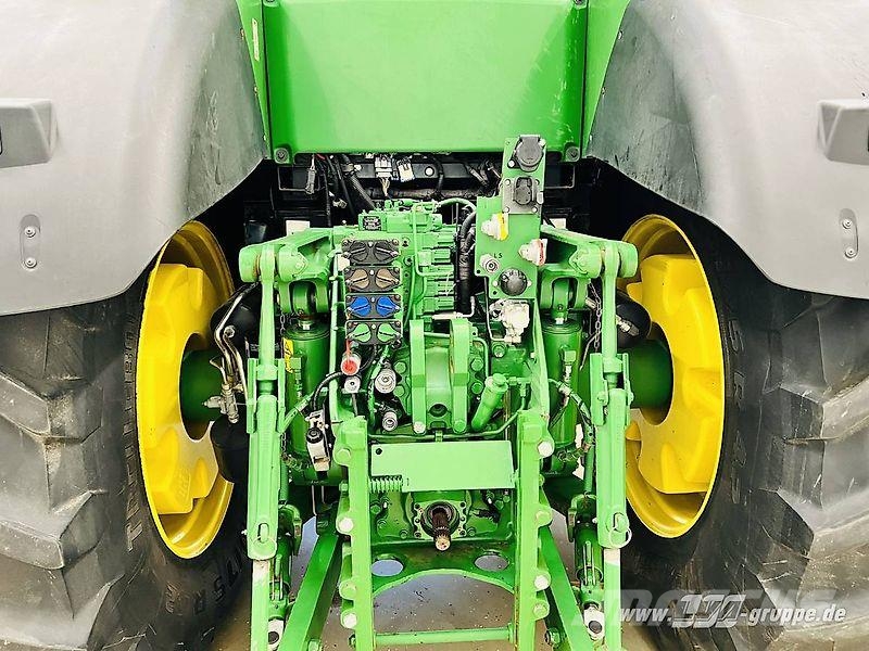 John Deere 8345R FRONT PTO Tractoren