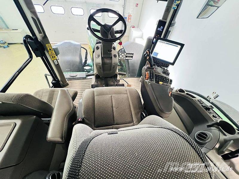 John Deere 8R 370 Tractors
