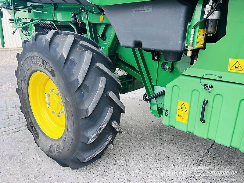 John Deere T660 Combine harvesters