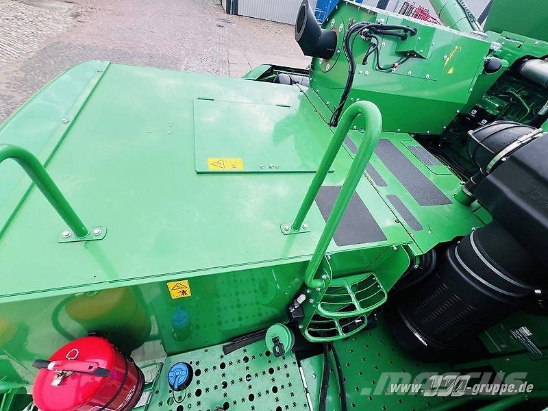 John Deere T660 Combine harvesters