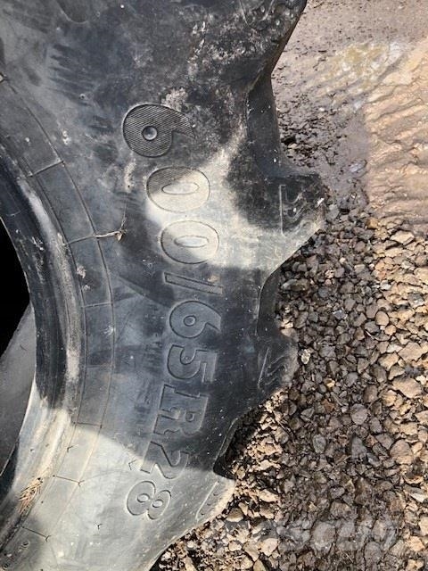 BKT 600/65 R28 Padangos, ratai ir ratlankiai