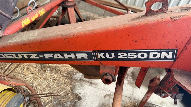 Deutz-Fahr KU 250 Raker og høyvendere