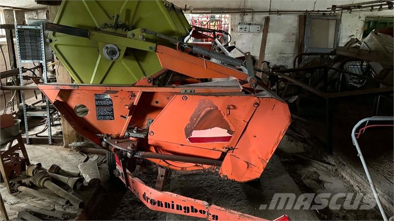 Dronningborg D7000S Mähdrescher