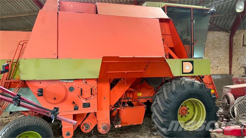 Dronningborg D7000S Mähdrescher