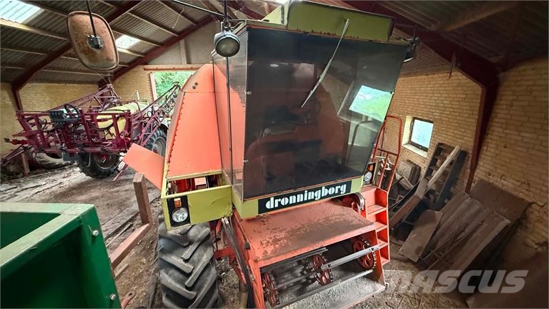Dronningborg D7000S Mähdrescher