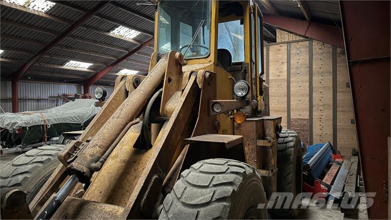 Ford A62 Wheel loaders
