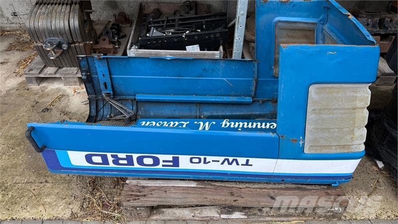 Ford TW10 Komplet motorhjelm Derliaus nuėmimo kombainų priedai