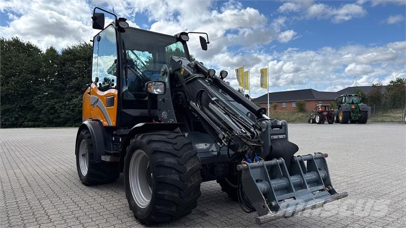 GiANT G5000 Tele Teleskooplaadurid