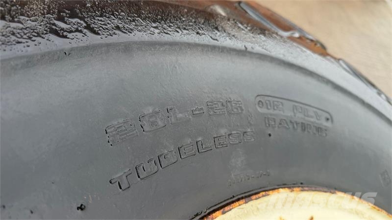 Goodyear 28.1 X 26 Tyres, wheels and rims