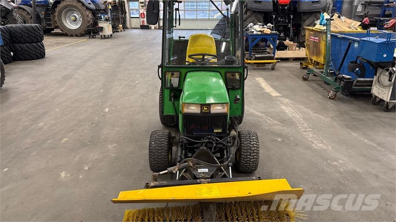 John Deere 455 جرارات مدمجة