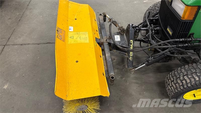 John Deere 455 جرارات مدمجة