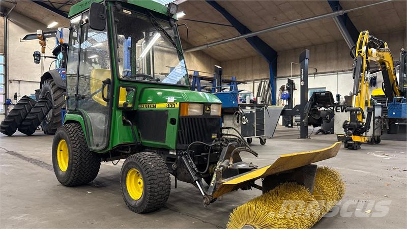 John Deere 455 جرارات مدمجة