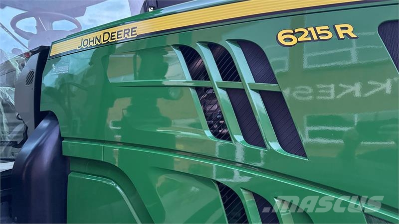 John Deere 6215R Traktory