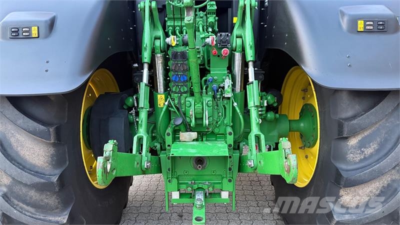 John Deere 6215R Traktorji