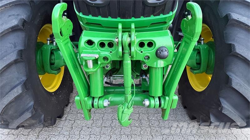 John Deere 6215R Traktorji