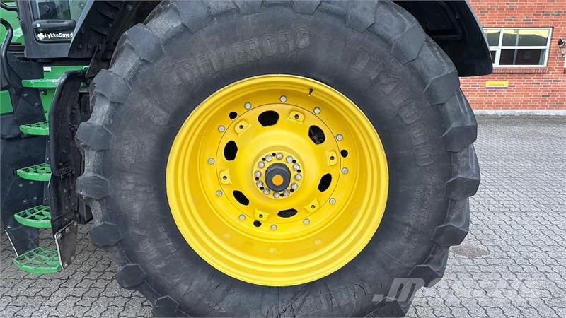 John Deere 8R 370 Traktori