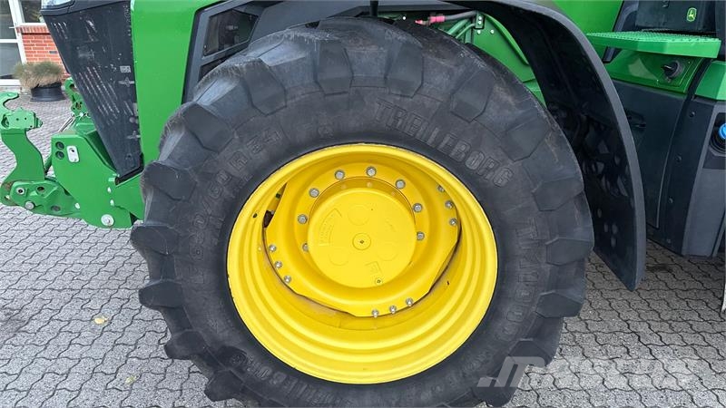 John Deere 8R 370 Traktori