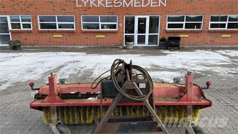 JST 250 cm. hydraulisk kost Lakaisukoneet